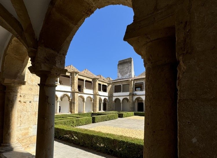 Le musée ressemble à un cloître