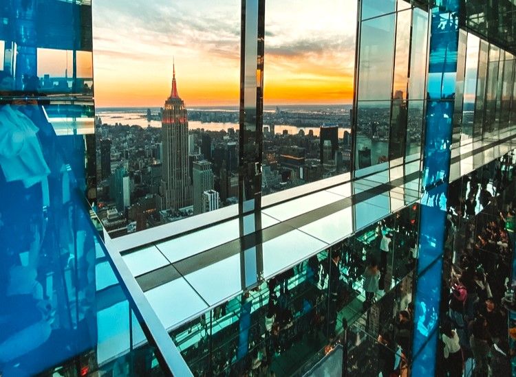 L'Empire State Building vu depuis la verrière de The Summit