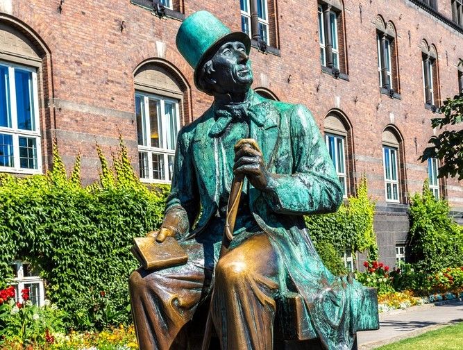 Statue de Hans Christian Andersen à Copenhague