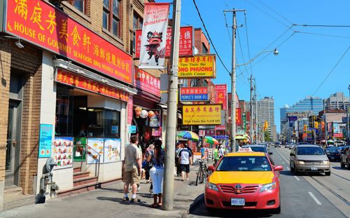 Cambio di scenario garantito nella Chinatown di Toronto