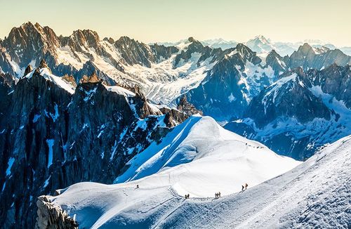 Ces sentiers qui traversent des paysages spectaculaires sont les préférés des randonneurs ! (Deux d'entre eux se trouvent en France)