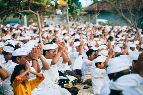 Pas de trafic aérien, pas de lumières, pas d'Internet... Ce 11 mars à Bali, l'île entière se met sur pause le temps du Jour du Silence