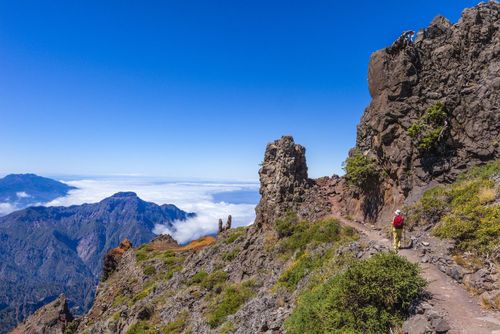 Marcher sur les nuages, c'est possible ! Cette randonnée offre des points de vue spectaculaires sur cette île située au large du Maroc