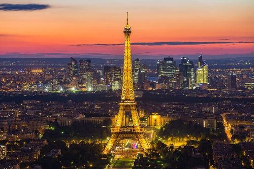 Le soleil se couche tôt : profitez-en pour découvrir les plus belles villes d'Europe à la nuit tombée !