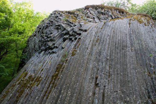 L'une des cascades les plus uniques au monde se trouve en Slovaquie (et elle n'est pas composée d'eau) ! 
