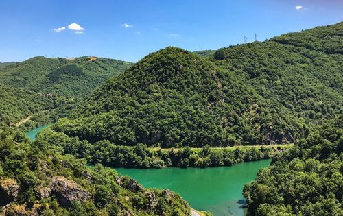 A 1h30 de Montpellier, découvrez ce site naturel aux eaux émeraude (Un paradis peu connu surnommé "les Gorges Oubliées")