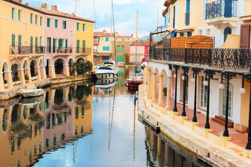 Ce village à moins de 2h de Marseille n'a rien à envier à Venise !