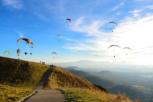 On a trouvé LA destination pour vos prochaines vacances en France ! Activités outdoor, gastronomie et volcans... Avez-vous deviné de laquelle il s'agit ?