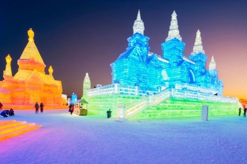 "C'est bluffant !" 6 festivals de sculptures sur glace à voir dans le monde (l'un d'eux a lieu en France !)