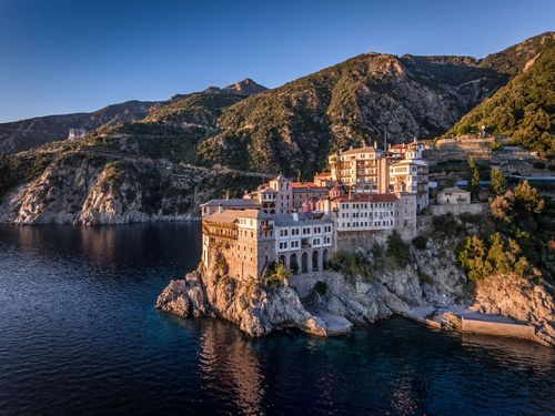 Le mont Athos en Grèce : une montagne interdite... aux femmes !