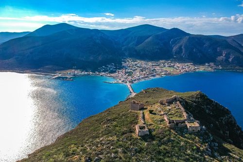 Trop de monde dans les Cyclades ? Voici 6 villages au charme incontestable en Grèce continentale !