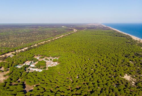 Où trouve-t-on 35 km de plages vierges dans le sud de l'Espagne ?
