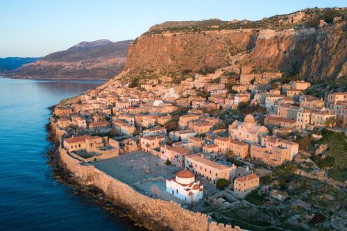 Grèce : cette ville cachée des regards va vous faire craquer