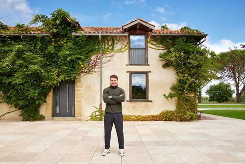 Pour les vacances de la Toussaint, le célèbre champion de rugby Antoine Dupont offre 3 nuits dans sa maison d’enfance avec Airbnb ! 