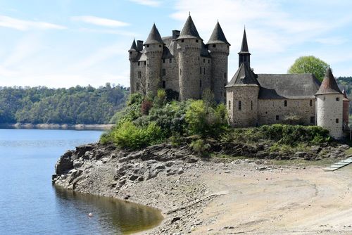 "Les Traîtres" : l'incroyable château de l'émission de M6 ouvert au public ! Comment le visiter ?