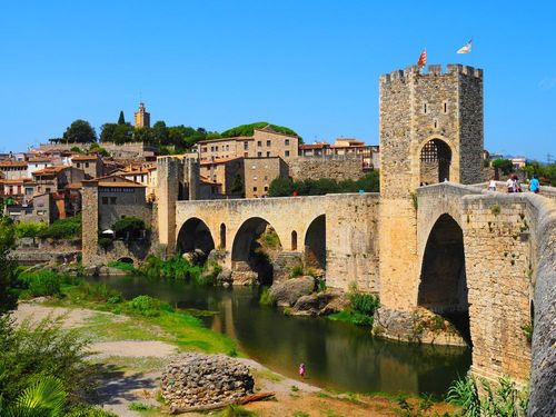 À moins d’une heure de la frontière française, ce village espagnol est l’un des plus beaux du pays