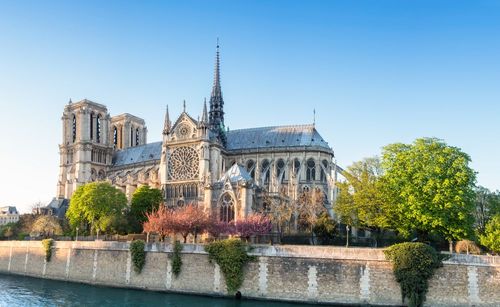 Quand Notre-Dame de Paris va-t-elle rouvrir au public ?