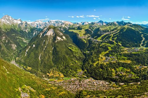 Un conseil : n'attendez pas l'hiver pour visiter Courchevel !