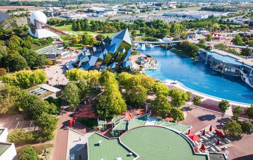 Pour votre prochain week-end, plongez dans les bassins de l’Aquascope, la nouvelle attraction aquatique du Futuroscope !