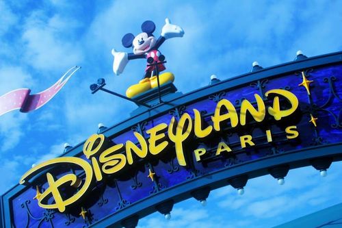 Disneyland Paris : des places payantes pour assister à la parade de Noël ? C’est la surprise de cette année !