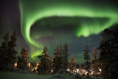 Saviez-vous qu'il est possible d'aller voir les aurores boréales en train de nuit ? Une féérie à prix mini !