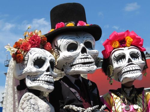 Squelette, têtes de mort et colliers de fleurs : le Dia de muertos mexicain comme si vous y étiez 