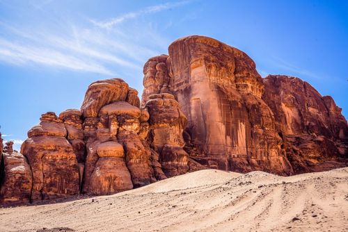 Dans la région d'AlUla, ces trois hôtels magnifiques se trouvent dans des lieux insolites ! 