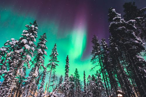Il n'y a pas qu'en Scandinavie qu'on peut voir des aurores boréales : 5 spots à découvrir en mars ou en avril ! 