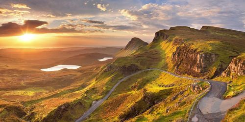 "Ces routes sont inoubliables !" : les plus beaux road trips à faire dans le monde (il y en a pour tous les goûts)