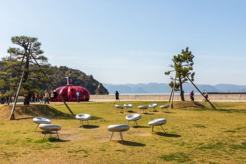Moins connue que Okinawa, cette "île musée" se démarque et mérite d'être visitée lors d'un séjour Japon ! 