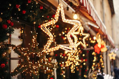 C’est la saison des fêtes à Paris  : 4 spectacles lumineux à ne pas manquer ! 