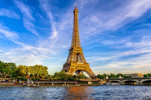 Dès le 17 juin, le prix des billets pour monter dans la Tour Eiffel va augmenter ! Voici les nouveaux tarifs