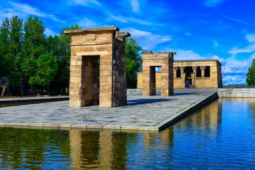  Entdecken Sie den uralten Tempel von Debod in Madrid
