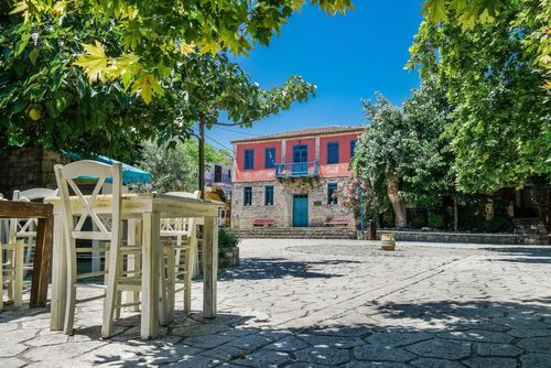Dans la péninsule chalcidique, ce petit village d'artistes regorge de trésors à découvrir !
