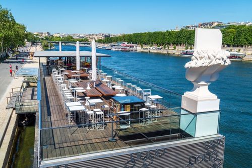 Spectacles, activités sportives, restaurants... découvrez les surprises que réservent ces péniches parisiennes pour votre prochain week-end !