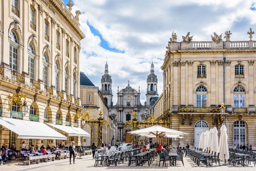 Vignes, châteaux, hébergements insolites... pour un bain de nature et d'air pur en été, découvrez le Grand-Est !