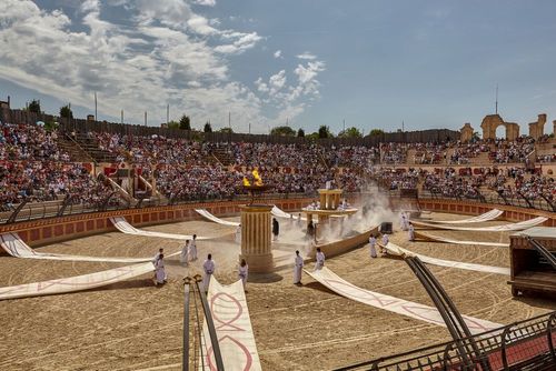 Le Puy du Fou a reçu l'ultime consécration : son nouveau spectacle élu meilleur au monde ! (Le parc rouvre dans quelques jours)