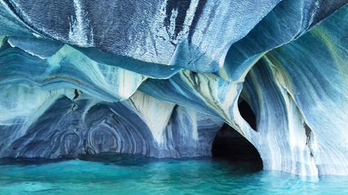 Tunnels, grottes, ville souterraine… Voici 7 lieux incroyables qui se visitent sous la terre ! 
