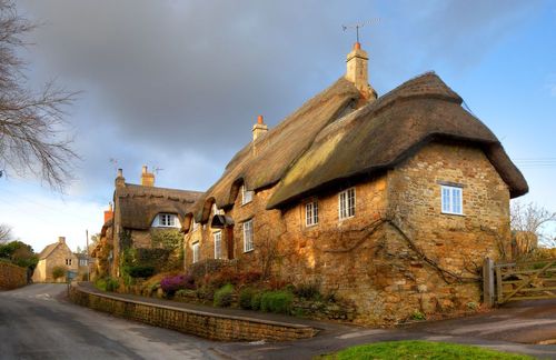 Loin de la vie agitée de Londres, découvrez 5 villages anglais à visiter pour une escapade bucolique "so british" 