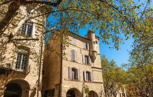 À 30 minutes de Nîmes, découvrez cet authentique village provençal 