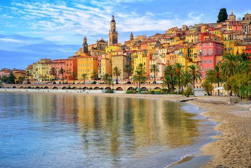 Prisées en été, ces destinations en France et à l'étranger sont à visiter absolument au printemps ! 