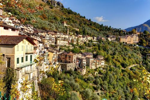 Entre la France et l'Italie, cette vallée regorge de merveilles (et elle n'est pas très loin de la mer)