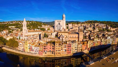 Bondée de touristes, oubliez Barcelone et optez pour un séjour à moins de 2h de route de la France ! 