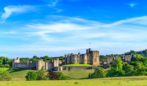 Harry Potter : saviez-vous que le château de Poudlard existe vraiment ? On vous dévoile où il est et comment le visiter !
