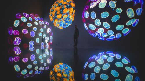 Les Bassins de lumières, ein Ort des Staunens