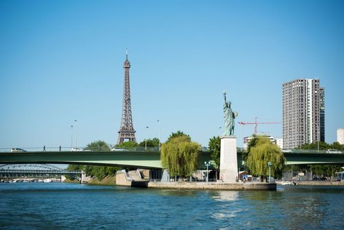 5 statues of Liberty are hiding in Paris! Do you know where to find them?