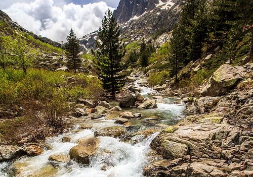 Envie de Corse autrement ? Venez faire du canyoning et de la randonnée au canyon de la Ricchiusa