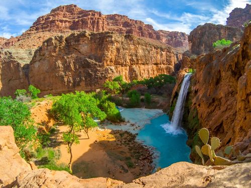 Savez-vous où se trouve ce lieu paradisiaque ? Tout le monde connaît le parc, mais la chute d'eau et sa piscine naturelle turquoise sont méconnus ! 