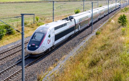Des spectacles de stand-up à bord des TGV Inoui ? C’est ce que va tester la SNCF 