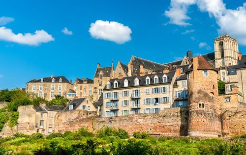 Loin du circuit, la ville du Mans brille aussi par ses charmes culturels, entre musées, street art ou festivals ! Voici ce qu'il ne faut pas manquer